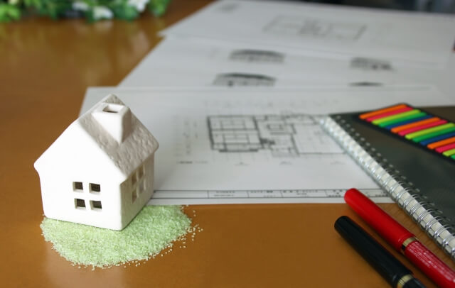 【定年後の住まい】マンションと戸建てメリット比較 class=