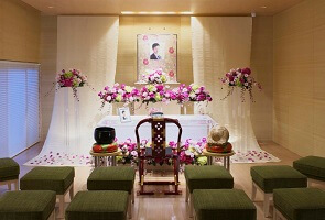 家族葬に参列するとき、香典はどうすれば？【家族葬の香典の相場は？】 class=