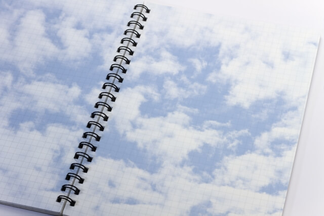 有名人も使っている！？「エンディングノート」の活用事例 class=