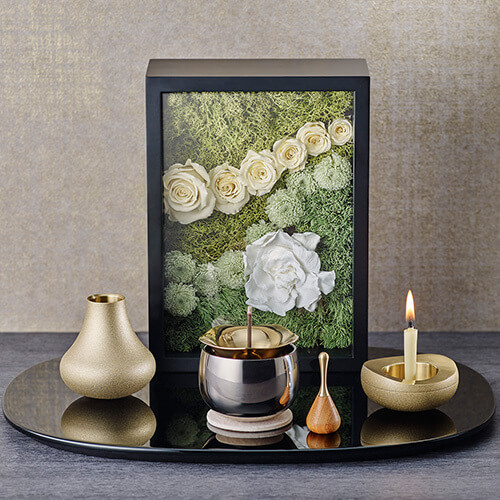 スタイリッシュで現代的な「手元供養」が心に響く class=