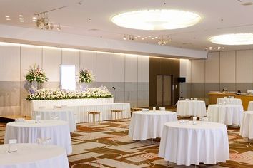 「お別れの会」「偲ぶ会」の香典の相場は？いくら出せばよいのか？ class=