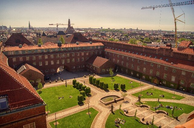 「福祉先進国」と呼ばれるスウェーデンと日本の高齢者施設との違いは？ class=