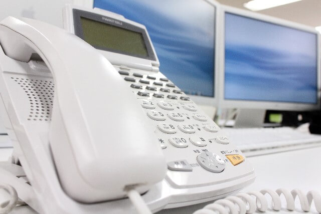 【葬儀のマナー】近親者の葬儀があるときに、会社への連絡・勤務先への報告はどうすれば？ class=