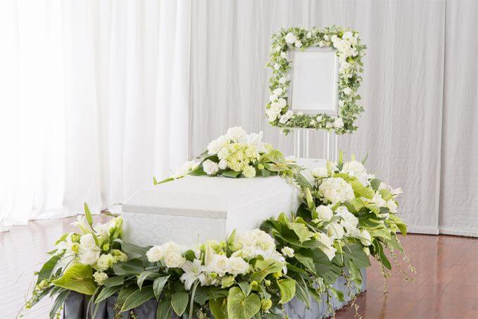 縦置き型の花祭壇のサンプル